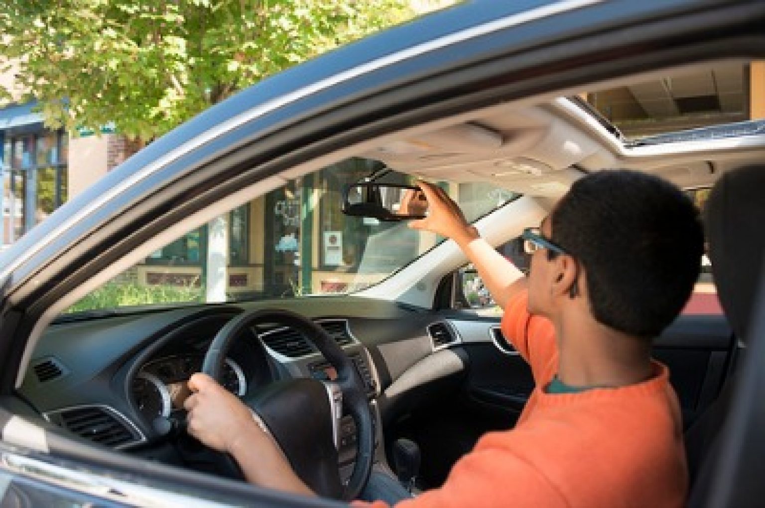 Graduated Driver Licensing (GDL) Programs And Your Teen's Car Insurance