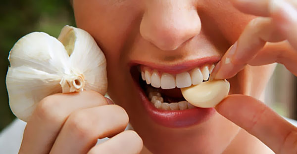 The Health Effects of Eating Garlic Daily